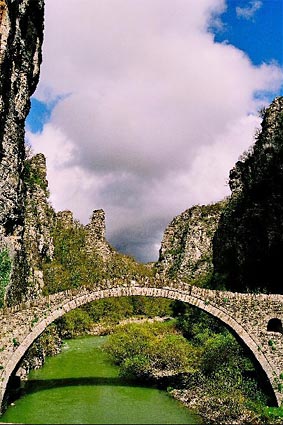 KIPOI STONE BRIDGE - PHOTO BY ANDREAS GANATSIOS